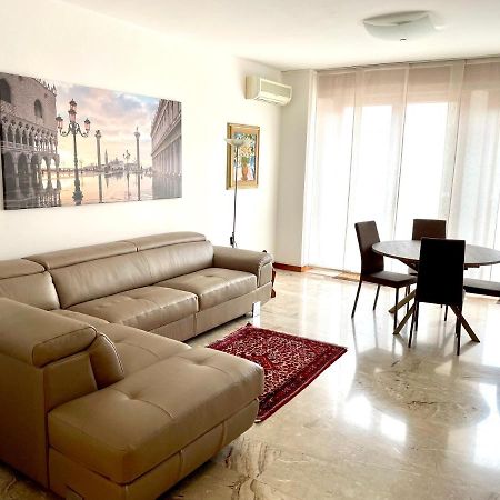 Apartment Donatello Mestre Bagian luar foto